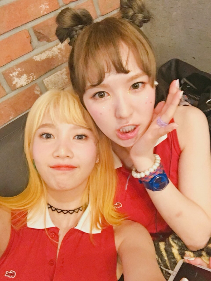 Red Velvet的JOY曬出與WENDY等團員的合影。（翻攝自JOY IG）