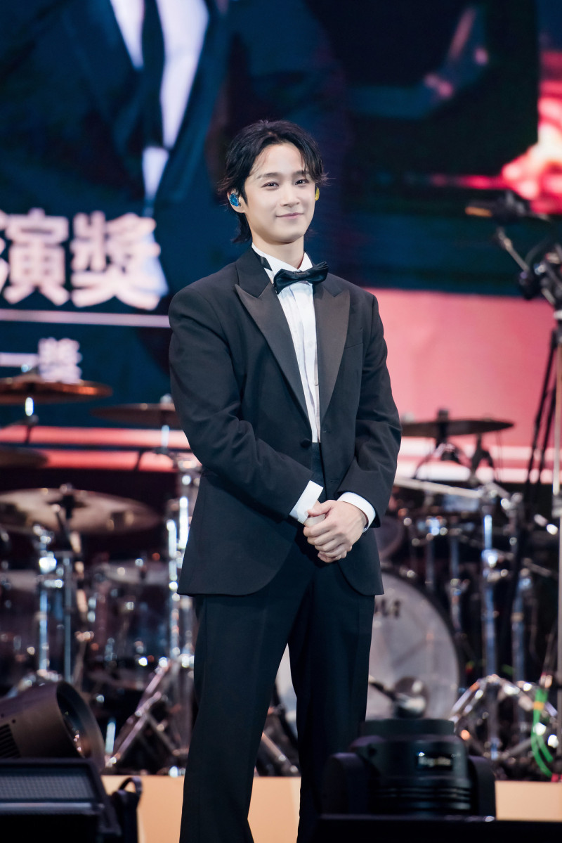 FTISLAND貝斯手李在真穿上西裝有夠帥。（希林國際提供）