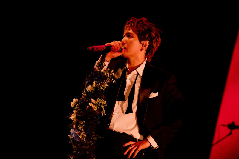 FTISLAND主唱李洪基認真唱歌時非常帥。（希林國際提供）