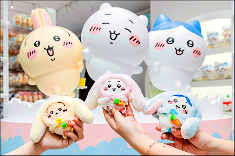 垂耳兔玩偶吊飾是台北常設店的特色，受到熱烈歡迎。（0% TAIPEI提供）