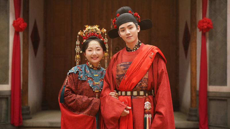 李嘉琦（左）在《芬芳喜事》與任豪共結連理。（愛爾達綜合台提供）