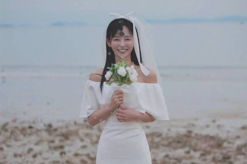 韓國首位公開出櫃女星宣布結婚 婚紗照曝光藏亮點