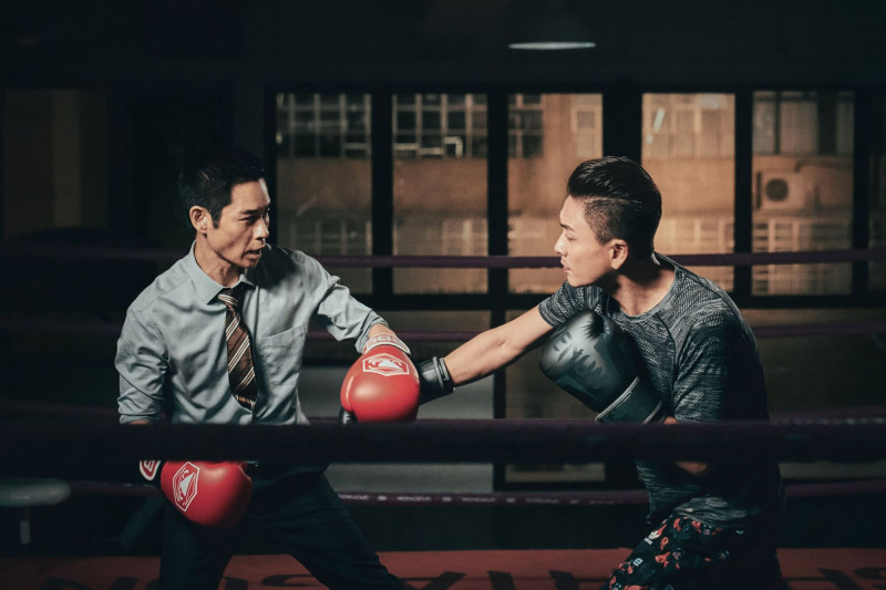 鄭家穎（左）與黃宗澤在《棋拳風暴》好友反目。（華映提供）