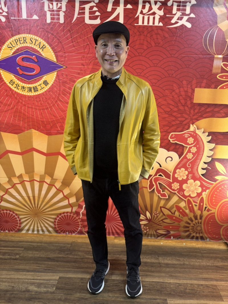 廖偉凡很注重養身，叮嚀記者要多運動。（記者蕭方綺攝）