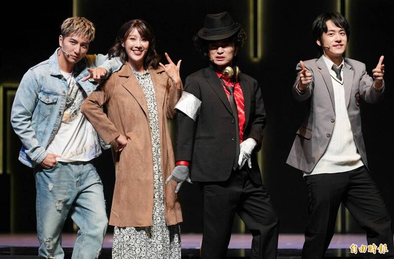 《生命中最美好的5分鐘》排練，左起楊奇煜、方宥心、唐從聖、鎮萬鈞。（記者潘少棠攝）