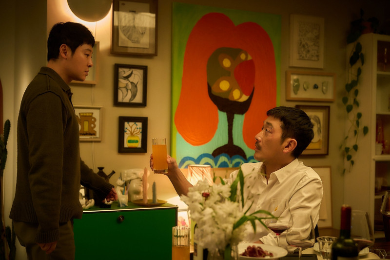 《四人行，不行》河正宇（右）與金東旭多次合作拍片，已養出良好默契。（采昌提供）