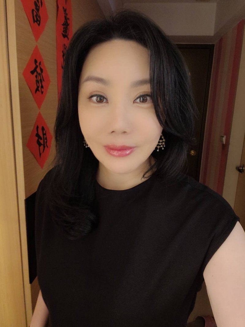 具俊曄日行百里陪伴亡妻，命理師沈嶸揭大S靈界心聲。（沈嶸提供）