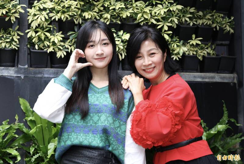 方文琳不擔心女兒太早結婚。（記者潘少棠攝）
