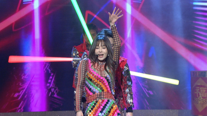 中視除夕特別節目《馬力全開紅白歌合戰》杜忻恬火辣迎戰。（中視提供）