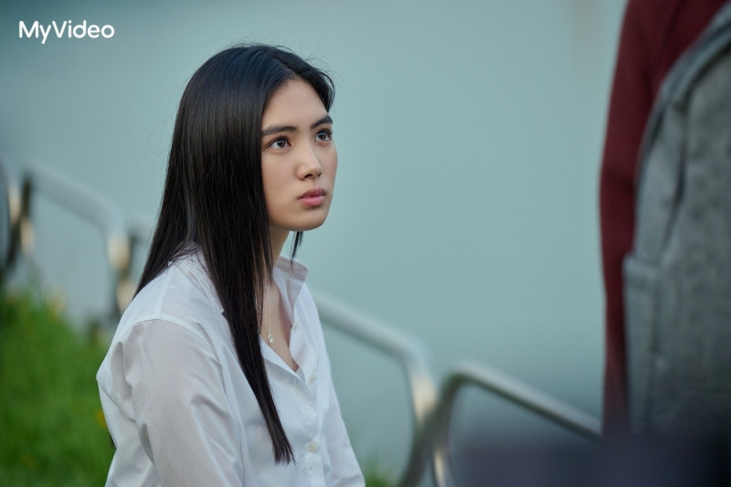 雷嘉汭在《那些你不知道的我》協助查案，卻掀起過往學生時期傷痕。（台灣大哥大MyVideo提供）