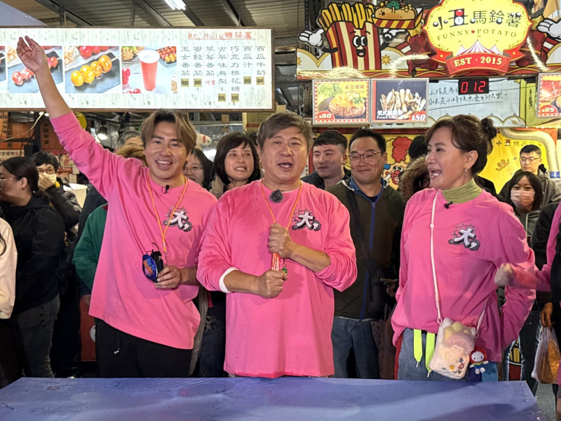 胡瓜錄影突遇女星「認親喊爸」！陳亞蘭見父親舊照紅眼眶