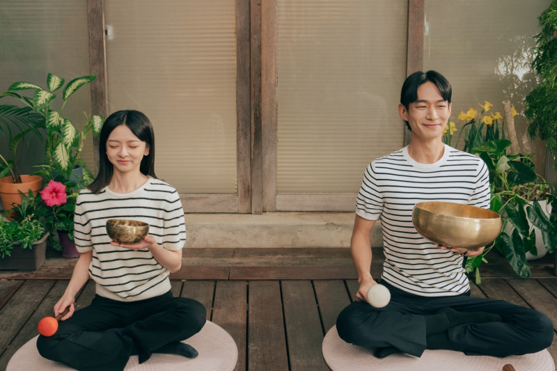 陳姸霏（左）、黃河（右）在《人生只租不賣》組CP相當有火花。（公視台語台提供）