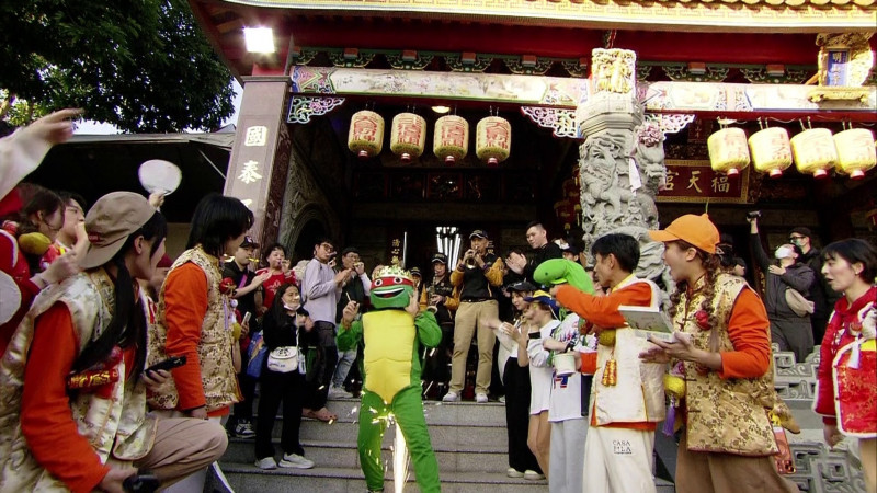 客家戲劇團演出「收冬戲」展現文化底蘊。（民視提供）