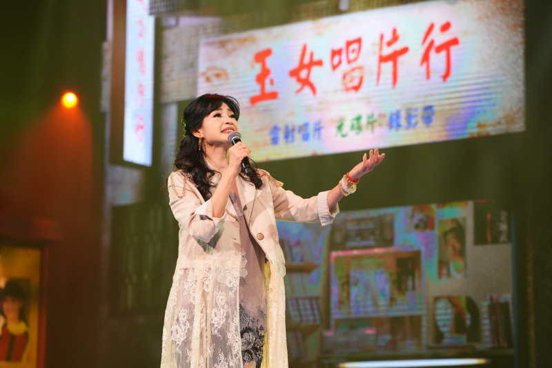 玉女方季惟在《WE ARE》帶來成名作、《賭俠II之上海灘賭聖》電影主題曲《怨蒼天變了心》。（文化總會提供）