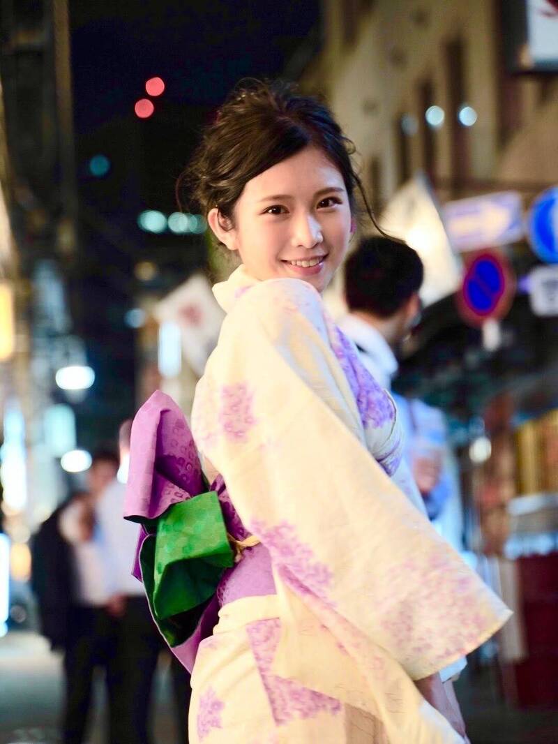 鄭家純拒絕男友邀約，沒想到他就真的呆呆回家吃晚餐了。（翻攝自臉書）