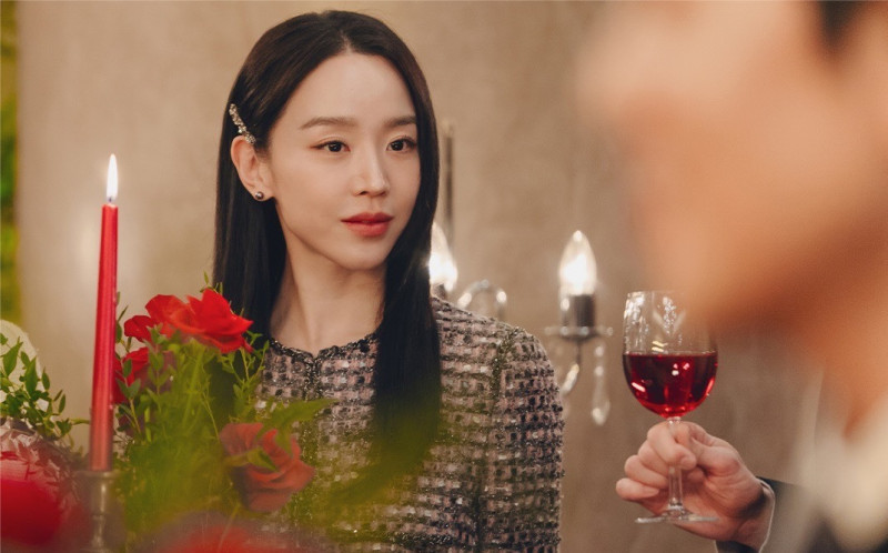 申惠善在《莎拉的真偽人生》擁有不同面貌。（Netflix提供）