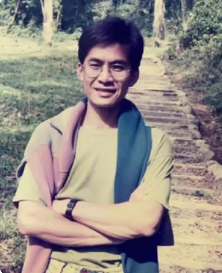 洪都拉斯曬出自己30年前帥氣的照片。（翻攝自臉書）