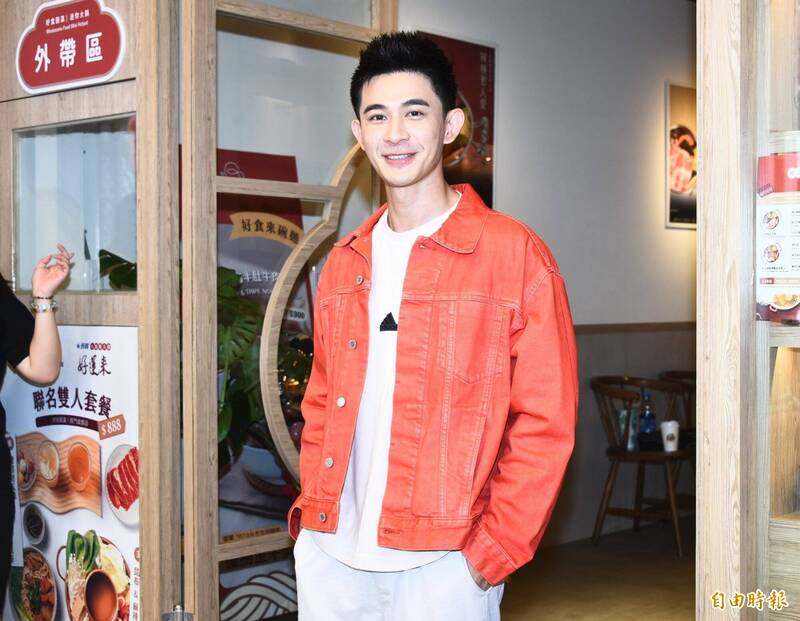 網友笑稱年輕的洪都拉斯，跟《豆腐媽媽》裡演他兒子「萬仁傑」的曾子益神情相似。（資料照，記者陳奕全攝）