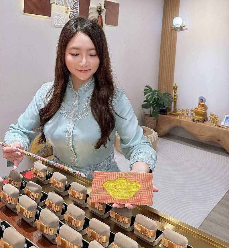 識別並化解事業之路上的隱形障礙，才能穩穩接住火年帶來的事業機會，讓「開工」不只是形式上的到班，更是能量上的強勢啟動。（菲菲老師提供）