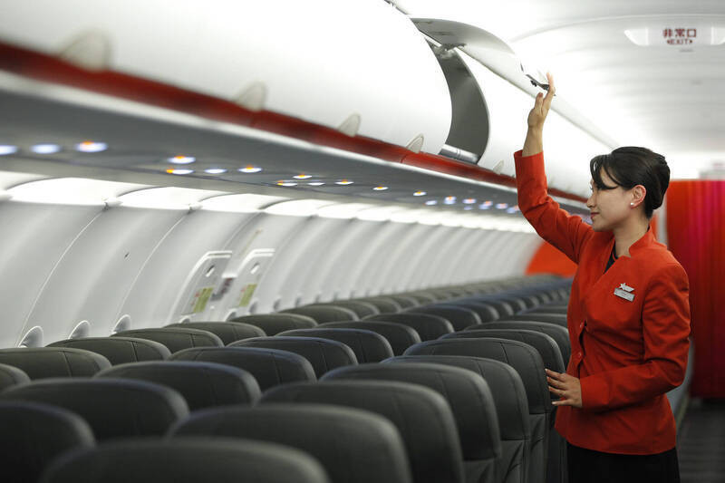 不只搭機要求奇葩！天王級藝人怒嗆機長 退役空姐不滿全說了