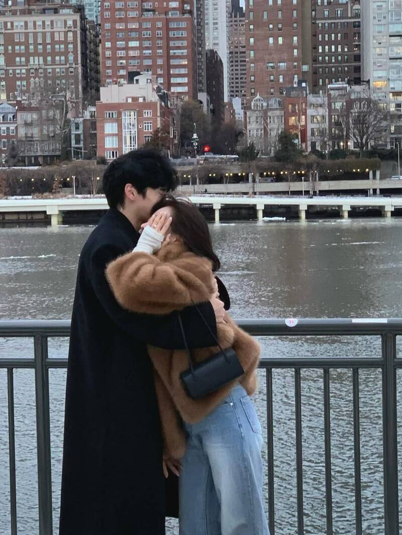 從前任到未婚夫妻！《換乘戀愛》高敏英、李周輝紐約浪漫求婚畫面曝光