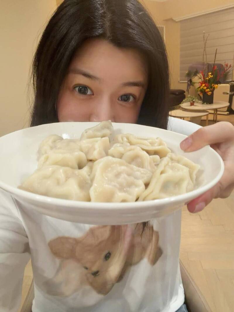 陳妍希今年返台過年。（翻攝IG）