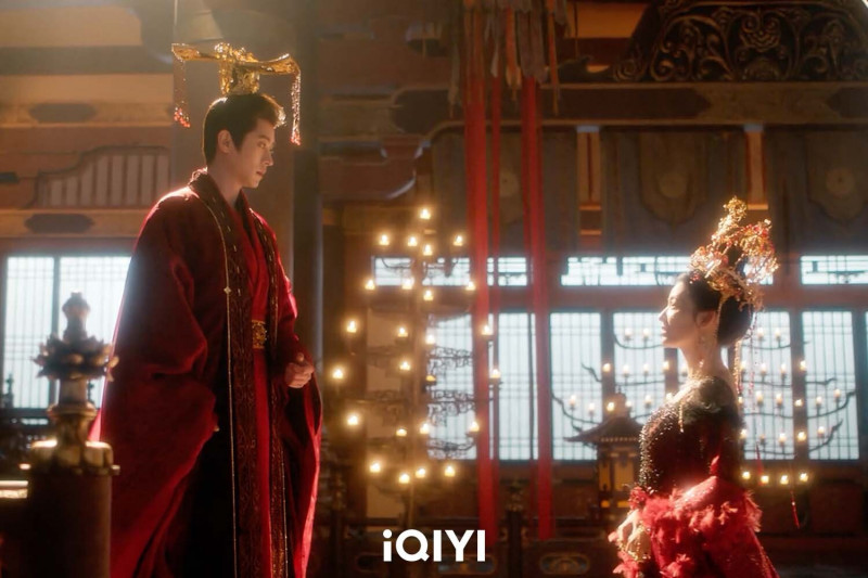 王楚然（右）與丞磊在《成何體統》修成正果。（愛奇藝國際版提供）