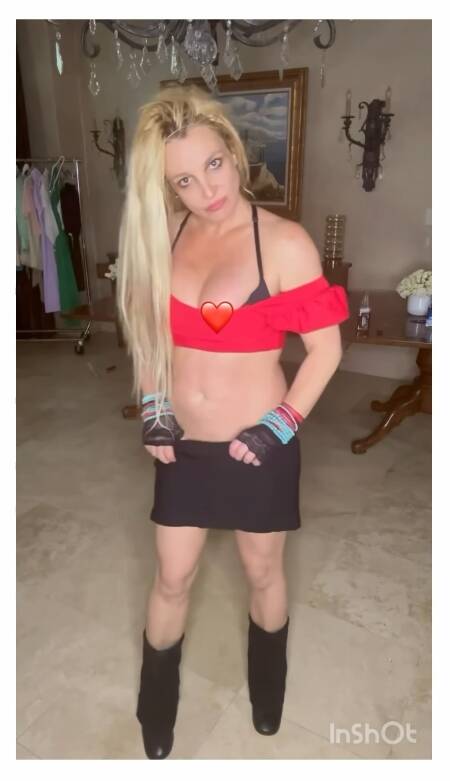 小甜甜布蘭妮上傳最新跳舞影片。（翻攝IG）