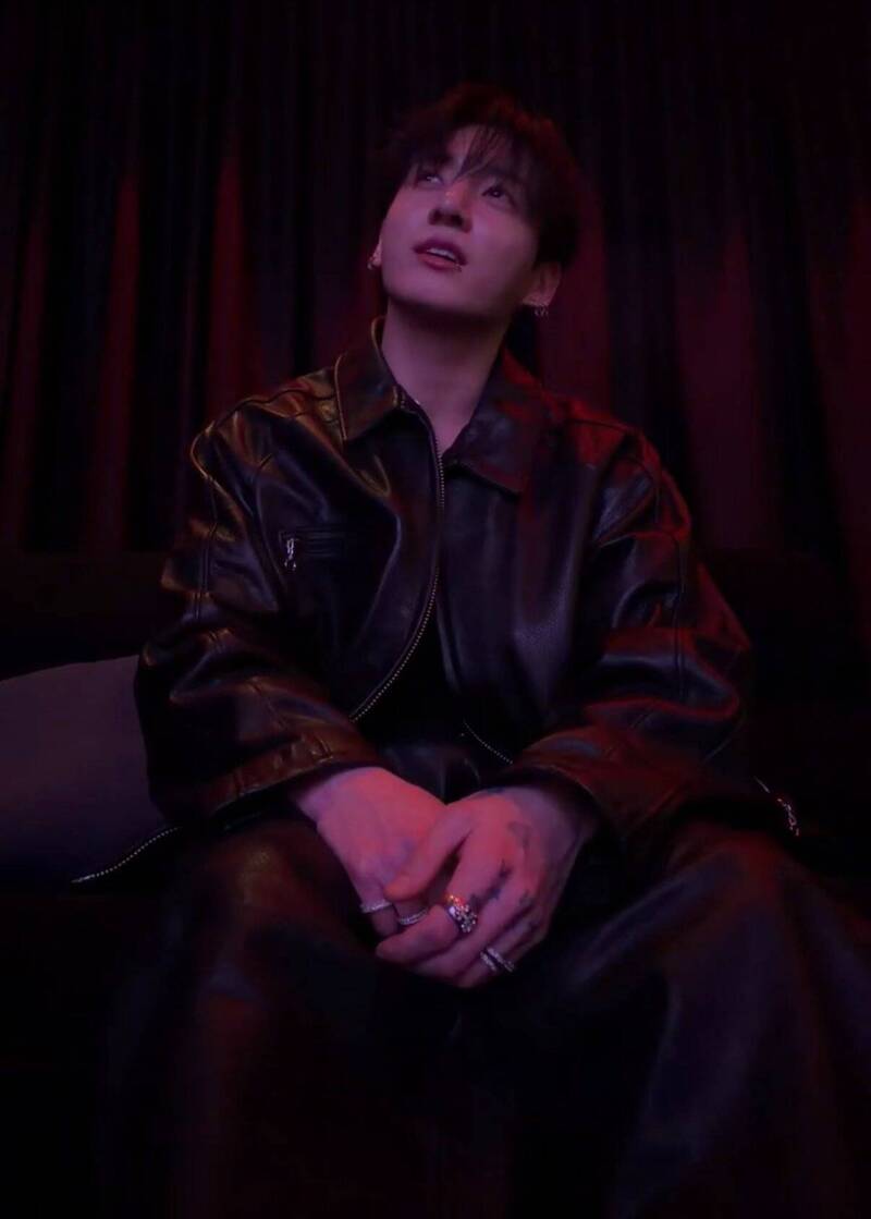 柾國直播吐露心聲後，自嘲：「說出來公司又會跳腳了。」（翻攝自X）