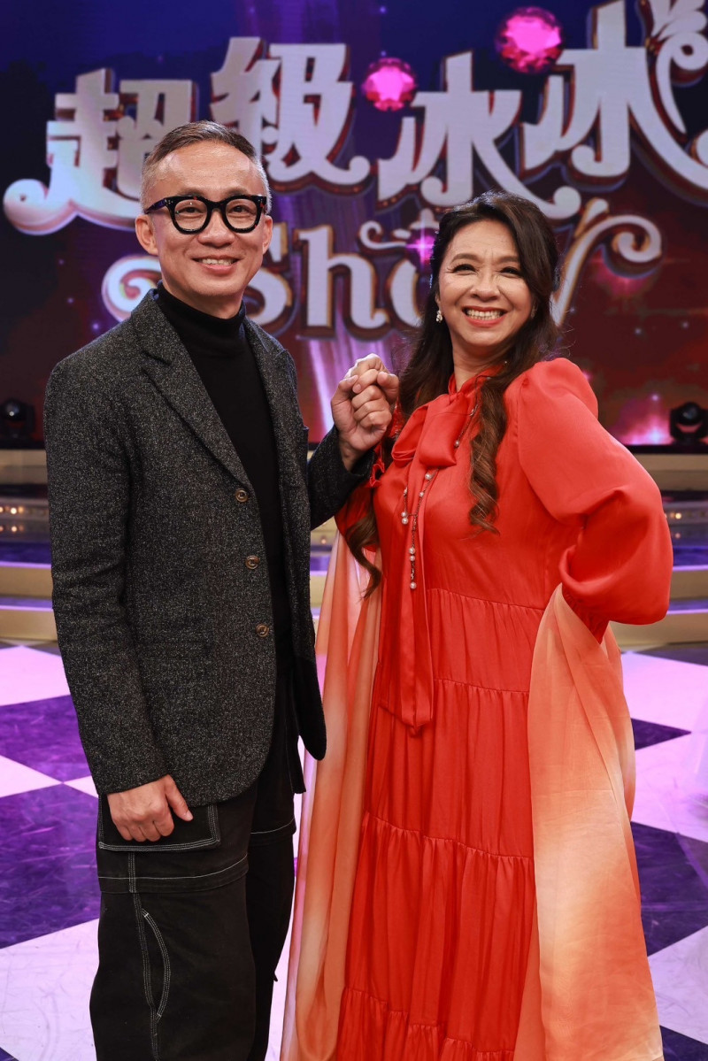 許景淳天籟驚豔全場，許常德自嘲「發瘋才唱歌」。（民視提供）