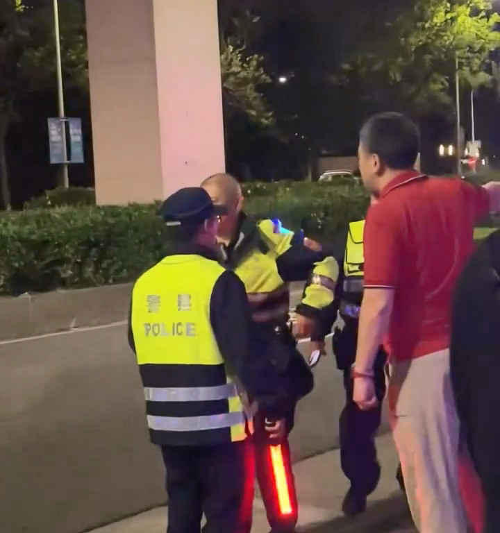 現場車友目睹警方到場。（kun68_69提供）