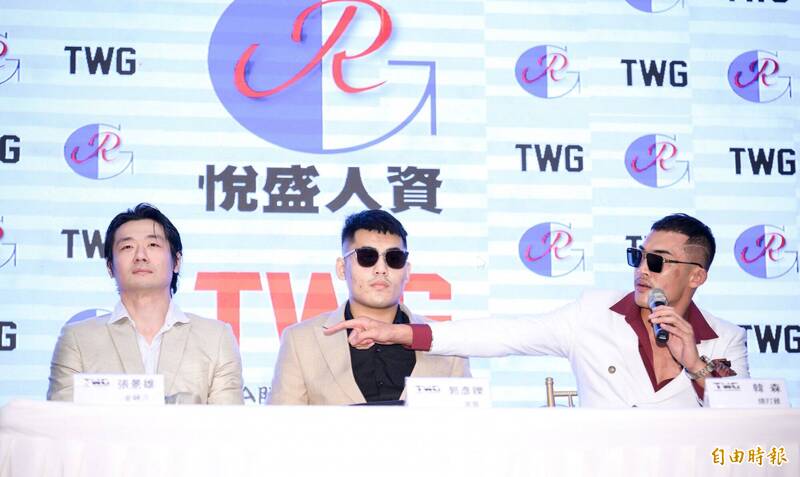 韓森（右）拒當「流量網紅」，認很多人私訊想踩上位。（記者王文麟攝）