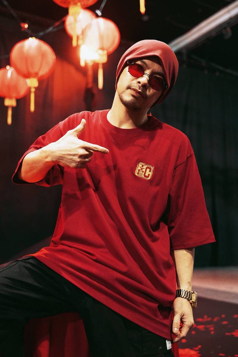 黃明志低調現身，小型場地卻吸引大批粉絲到場支持。（翻攝自IG）