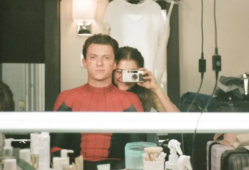 湯姆霍蘭德、辛蒂亞因合作《蜘蛛人》擦出愛火。（索尼影業提供）