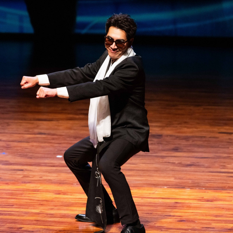 王傳一在《壹加一剛好比三小》有爆笑演出。（嚞娛樂提供）