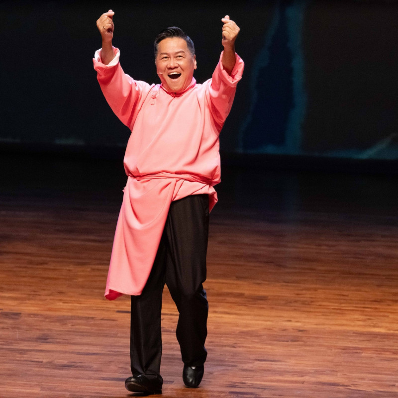 相聲大師朱德剛在《壹加一剛好比三小》與王傳一有精彩演出。（嚞娛樂提供）