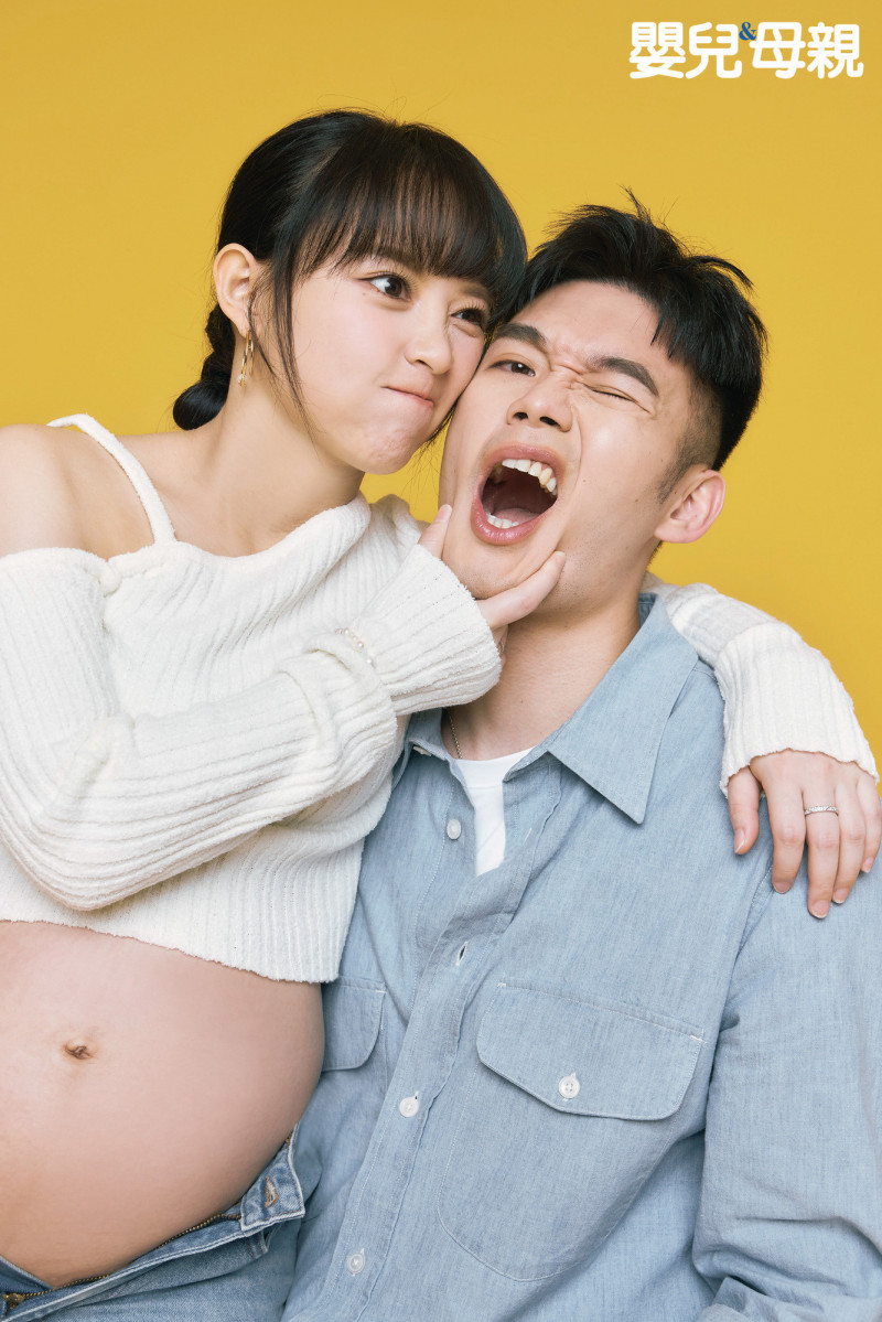 王齊麟、陳詩媛合體拍封面。（《嬰兒與母親》雜誌提供）