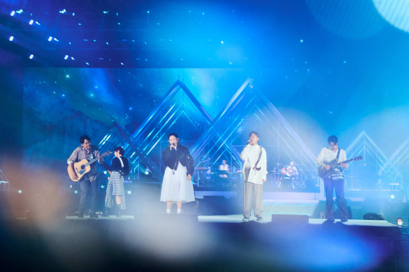 蘇打綠、王菀之合體。（蘇打綠有限公司提供）