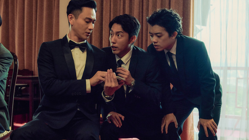 劉冠廷（左起）、蔡凡熙、洪群鈞3人在戲裡戲外都是好友，此次一起演出電影《玫瑰人生》。（水花影業提供）