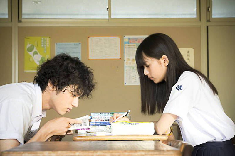 山田裕貴（左）、齋藤飛鳥在日版《那些年》有不少彩蛋。（翻攝自X）