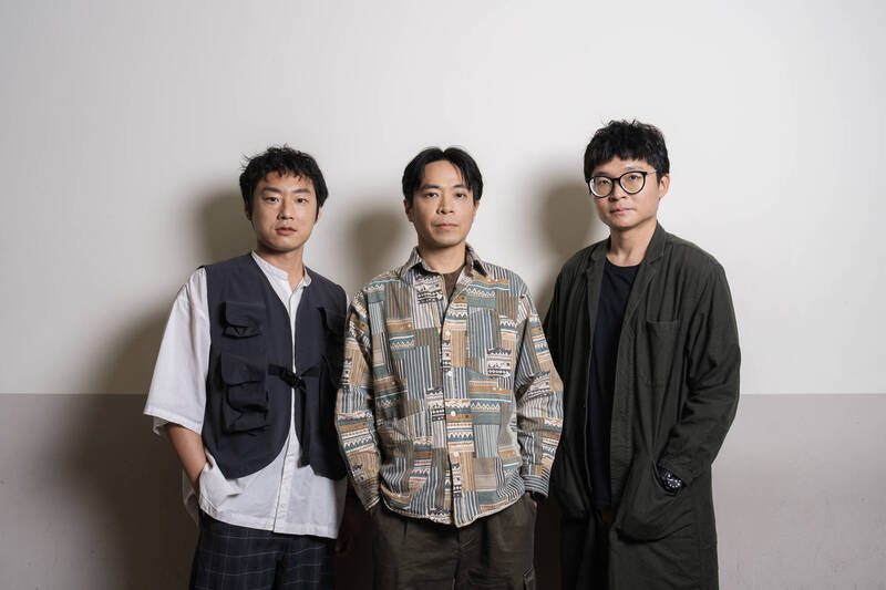 拍謝少年貝斯手薑薑（左起）、鼓手宗翰、吉他手維尼。（海口味提供）
