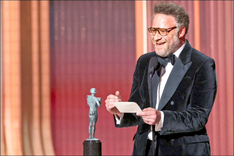 賽斯羅根代替凱薩琳奧哈拉上台領喜劇類影集戲后獎項，他也以同劇拿下喜劇類影集戲王。（路透）