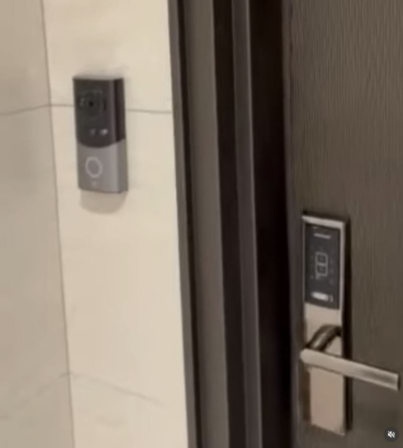 琳妲上傳影音，說鄰居跑到她家門口錄下奇怪聲音。（擷取自琳妲IG）