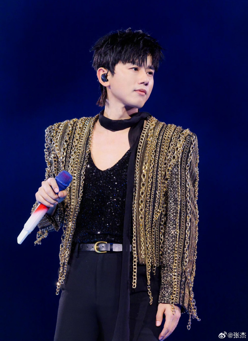 張杰被前女友指控曾劈腿，他發聲否認。（翻攝自微博）