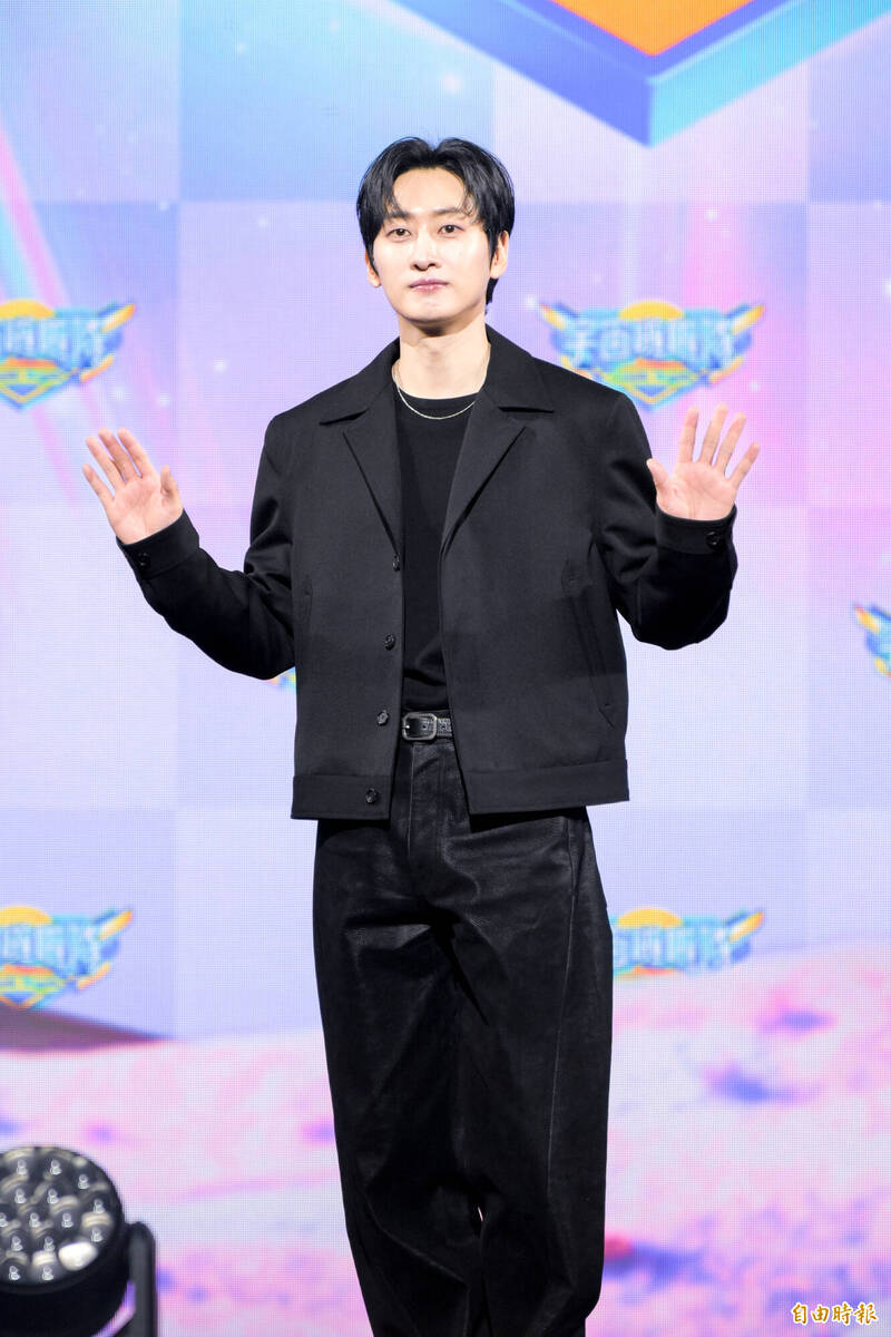 SUPER JUNIOR成員銀赫擔任《宇宙啦啦隊》主持人。（記者王文麟攝）