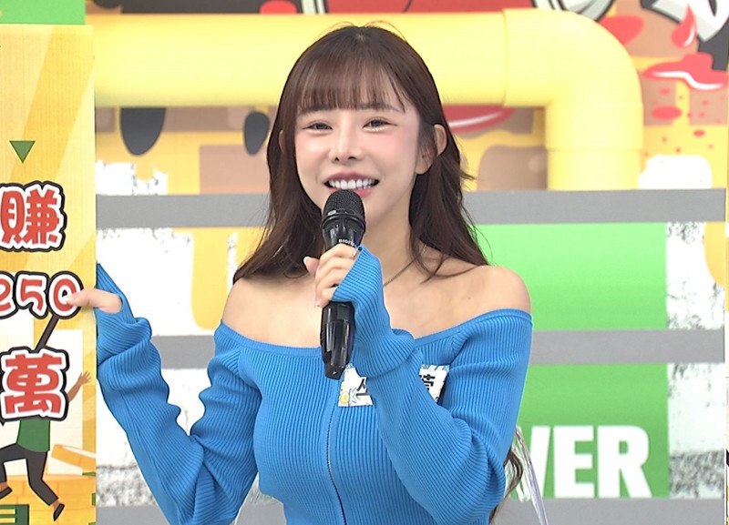 巫苡萱當沖慘賠300萬，深夜邊睡邊流淚。（中天電視提供）