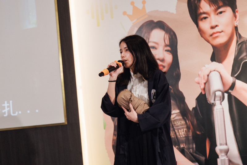 參賽者打造泥娃娃。（相信提供）