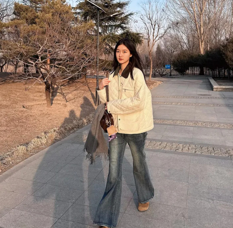 紀姿含如今已是18歲亭亭玉立的美少女。（翻攝自微博）