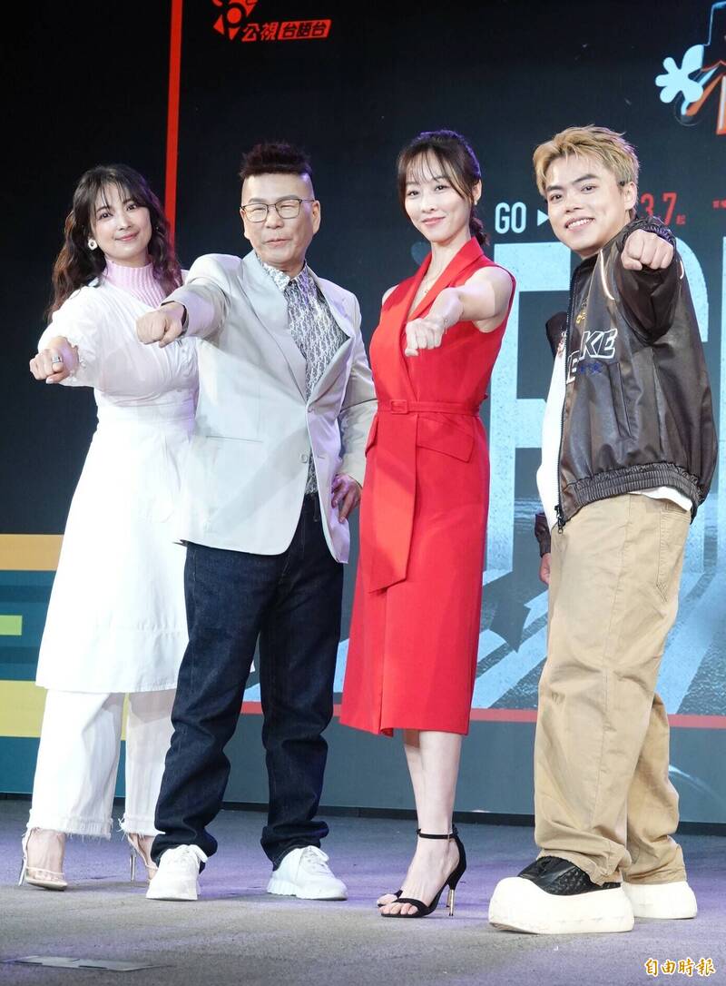 左起阿喜、沈玉琳、夏語心、海產；沈玉琳說生病和保健品沒有關係。（記者潘少棠攝）