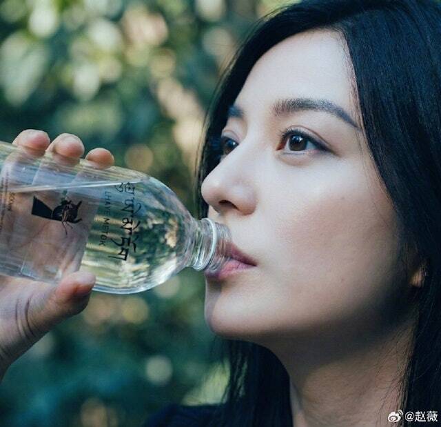 趙薇發文罕露正面照。（翻攝自微博@趙薇工作室）   